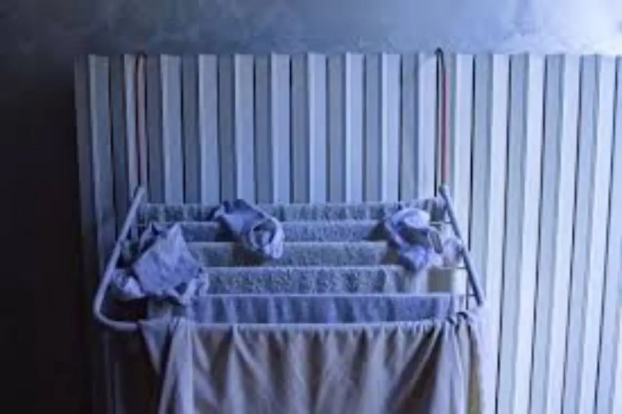 Trucco per asciugare i vestiti in una casa umida: ecco il rimedio che funziona sempre